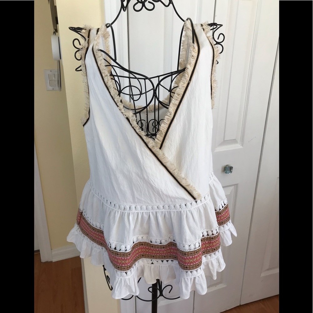 HOST PICK 😍Indikah Blouse Gorgeous Gold Details Crossover